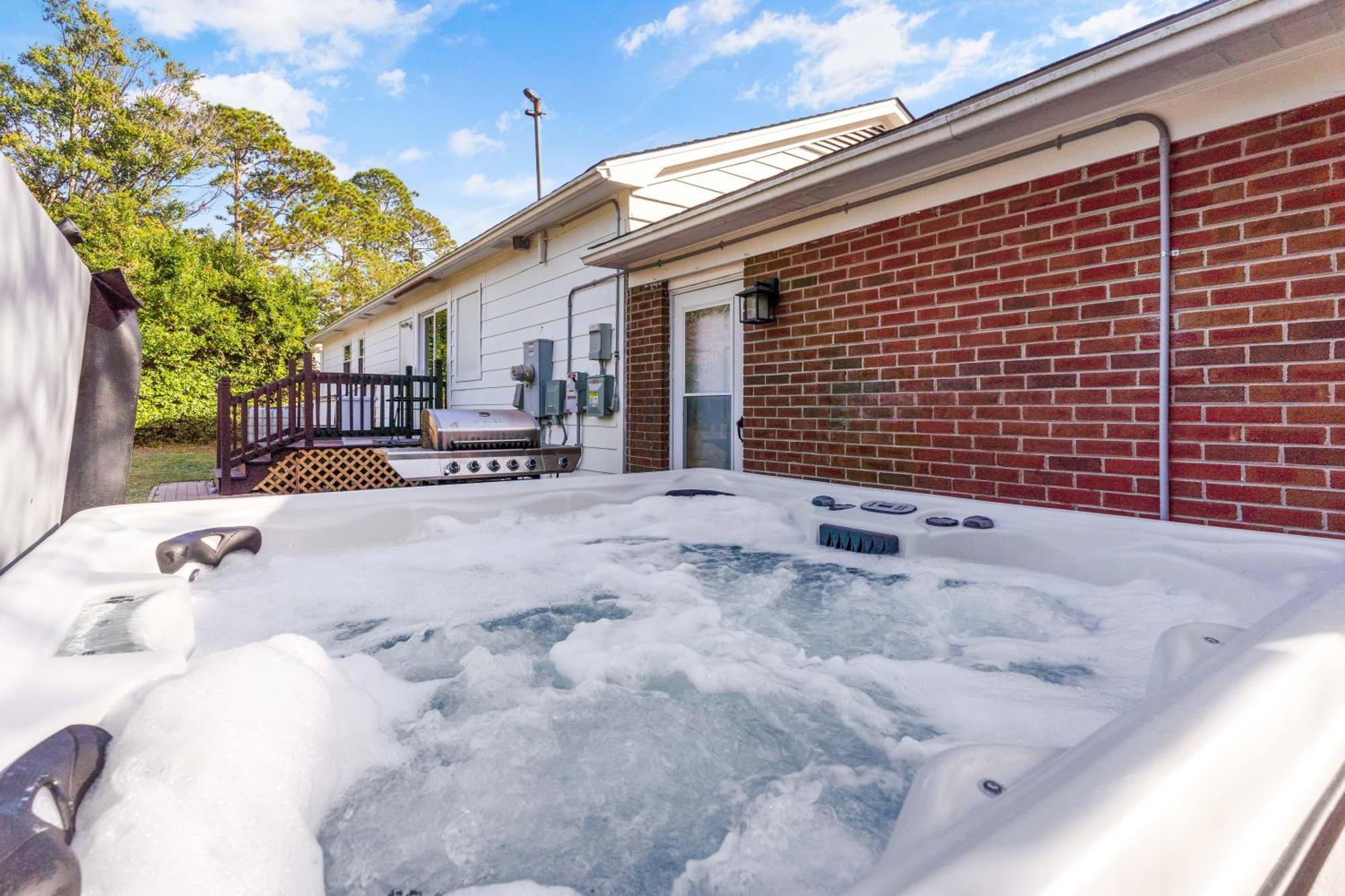 הוילה ווילמינגטון Chill Retreat, Hot Tub, Large Private Yard מראה חיצוני תמונה